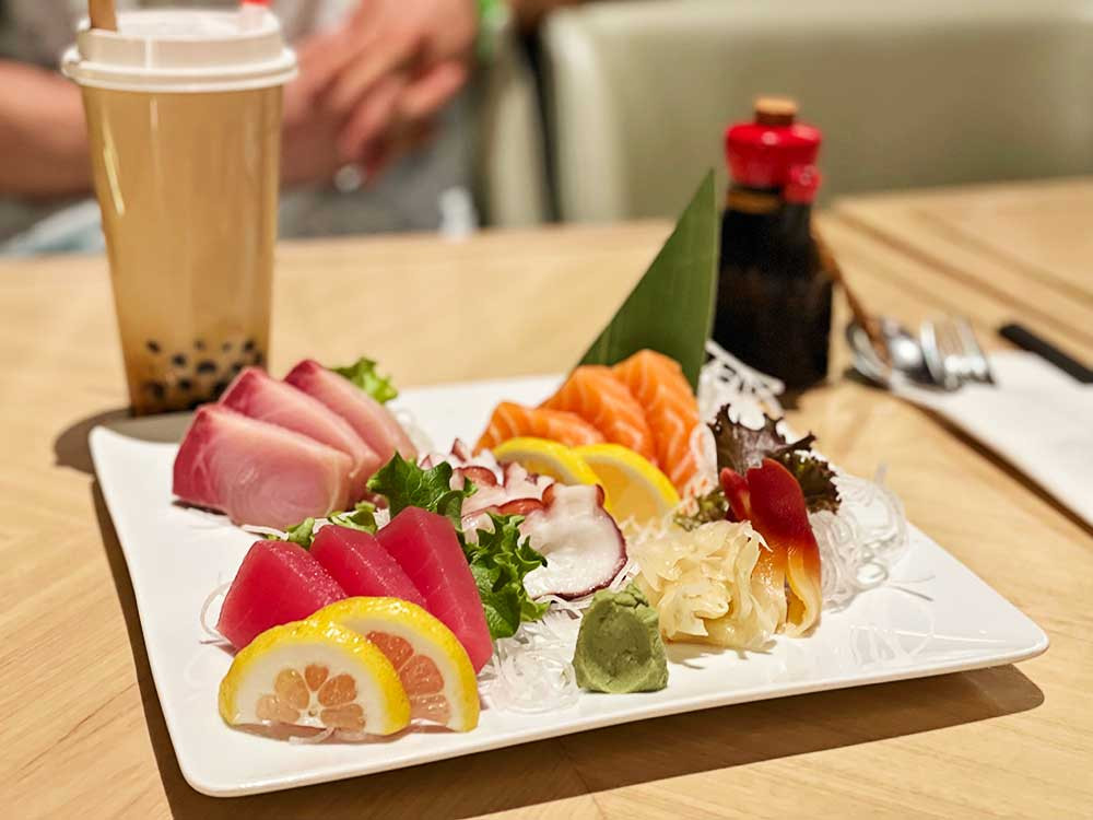 Indulge in fresh sashimi at Go Place, a star luxury spa offering exquisite dining experiences.