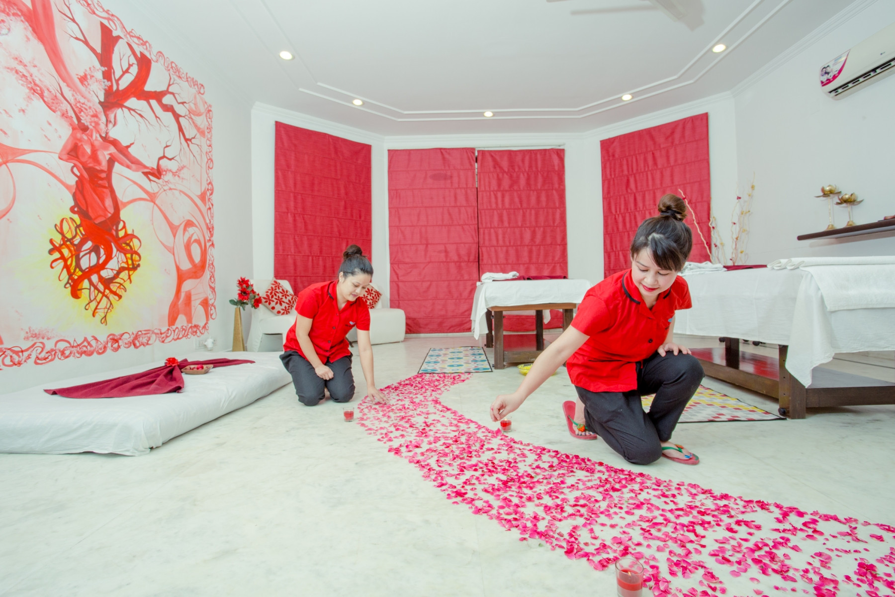 Relaxing spa environment at Meghavi Wellness, symbolizing tranquility and escape in Hitech City.