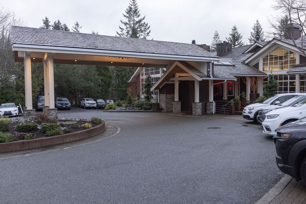 Port-cochére at Salish Lodge and Spa
