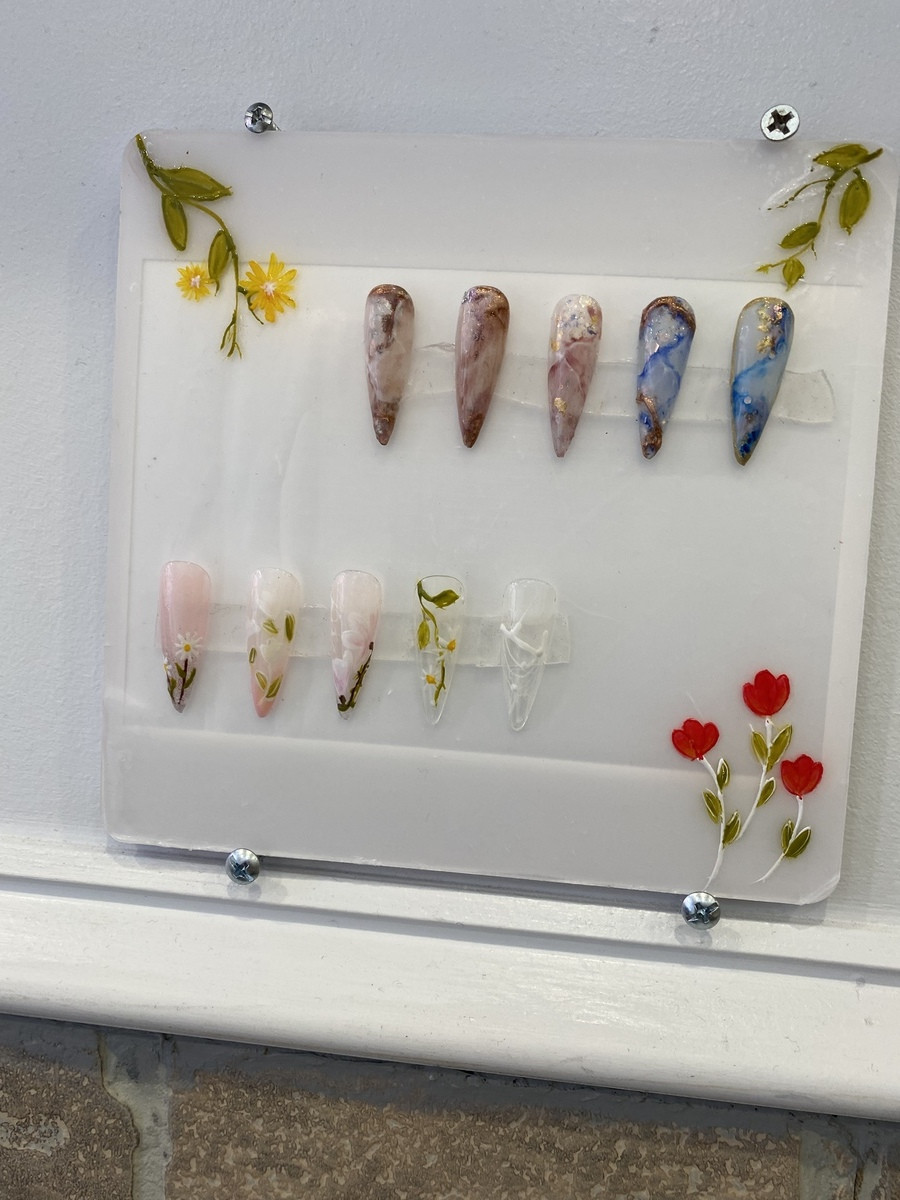 Leisure nail and spa utilizing natural and organic products for their services.