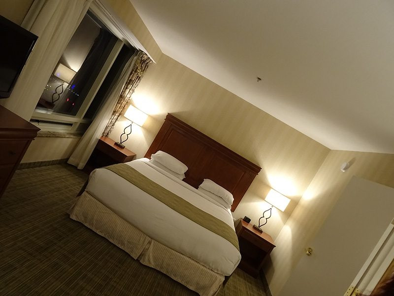 Niagara Falls Hotel Room