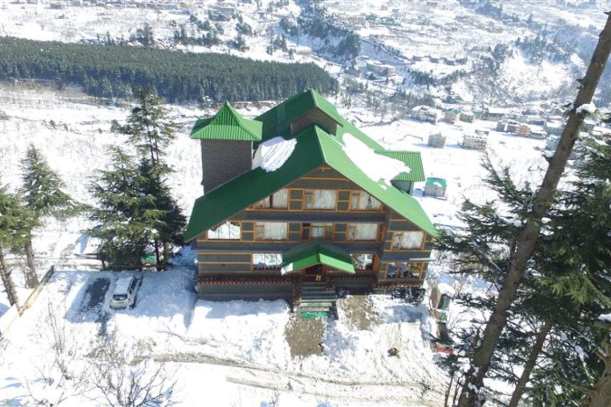 Holiday Heights Manali hotel exterior